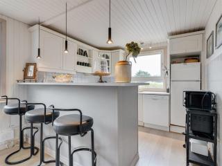 Holiday Home Ursel - 800m from the sea by Interhome - 6