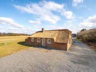 Holiday Home Lemmikki - 1-5km from the sea by Interhome - 6