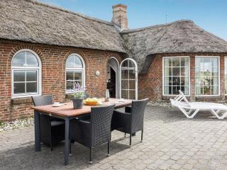 Holiday Home Aslaug - 500m from the sea by Interhome - 3