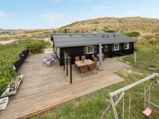 Holiday Home Hélène - 400m from the sea by Interhome - 2