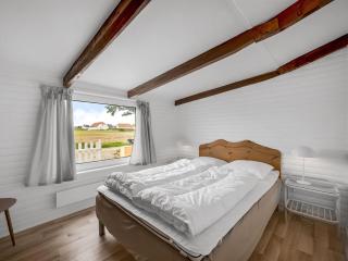 Apartment Larentius - 200m from the sea by Interhome - 2