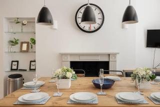 Monmouth St Townhouse sleeps 10 - 5