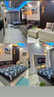 Gaur City centre - 7