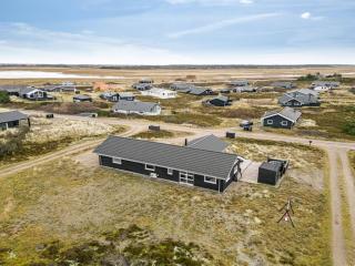 Holiday Home Tola - 450m from the sea by Interhome - 3