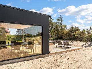 Holiday Home Hariet - 600m from the sea by Interhome - 4