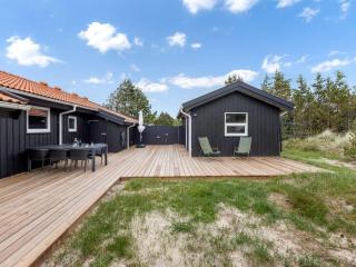 Holiday Home Antto - 900m from the sea by Interhome - 2