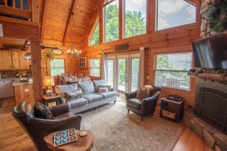 Mnt Views, Close to Everything, Hot Tub, Sleeps 4 - Buena Vista Cabin - 9