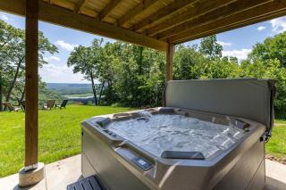 Diamond in the Bluff - HOT TUB - Sleeps 6 - 0
