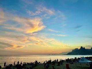 2 Quartos a 300 Metros da Praia Posto 4 LM129-105 - 0
