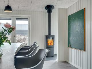 Holiday Home Helli - 650m from the sea by Interhome - 1