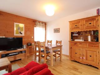 3 pièces cosy : Jardin, Wifi, Parking, 700m des pistes, 50m des commerces - FR-1-572-44 - 4