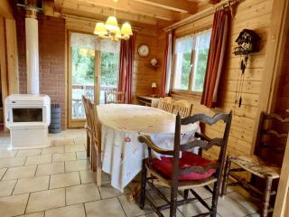 Chalet 3 chambres calme, poêle à bois, proche piste et village, 6/8 pers, garage et parking - FR-1-572-243 - 6
