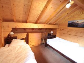Chalet 3 chambres calme, poêle à bois, proche piste et village, 6/8 pers, garage et parking - FR-1-572-243 - 3