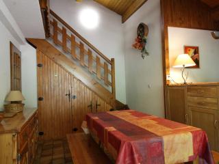 Appartement cosy 5 pers., pied des pistes, balcon est, proche commerces, parking & services - FR-1-572-94 - 0