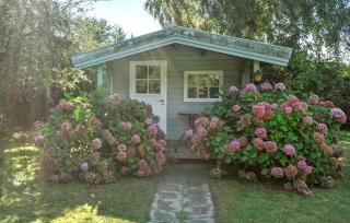 3 Bedroom Cozy Home In Mern - 2