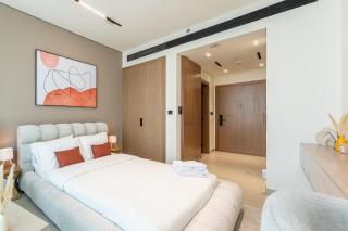 HAVN - Bright & Cozy Studio at Binghatti Azure JVC - 1