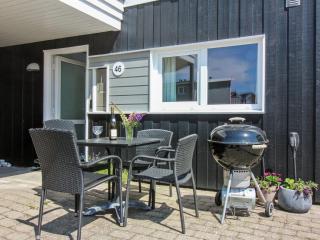 Apartment Adna - 700m from the sea by Interhome - 3