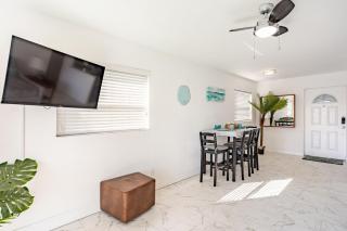 Oasis Waterfront Treasure Island Apartment with Patio Dock and Johns Pass - 4