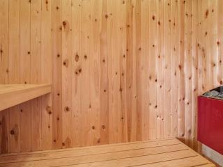 Holiday Home Wifred - 250m from the sea by Interhome - 5