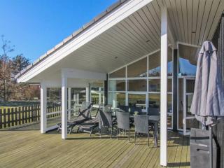 Holiday Home Nynke - 600m from the sea by Interhome - 1