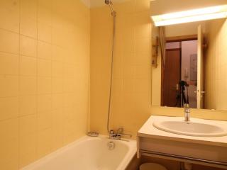 Charmant 2P avec balcon, 5 couchages, pieds des pistes, proche télécabine et centre village - FR-1-572-171 - 7