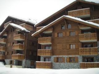 Charmant 3 pièces - 6 pers, 2 sdb, parking, au pied du ski bus et à 10 min du centre - FR-1-572-5 - 6