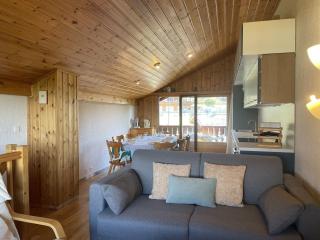 Duplex lumineux 3 pièces, 7 pers, 3 balcons, proche pistes et commerces, parking, ski bus - FR-1-572-72 - 0