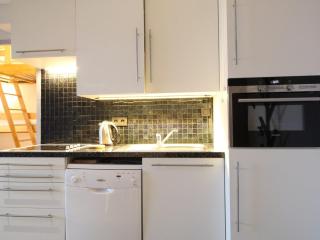 Appartement rénové 2 pièces, 6 personnes, pied des pistes, proche commerces et services, parking inclus - FR-1-572-132 - 6