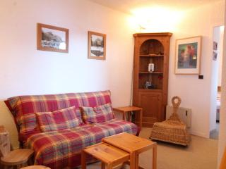 2P tout confort face aux pistes, proche commerces, 6 couchages, balcon S-E, parking, casier à skis - FR-1-572-97 - 7