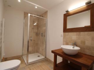 Chalet cosy 12 pers. à 1km des pistes, 5 ch., WiFi, cheminée, abri voiture - FR-1-572-30 - 4