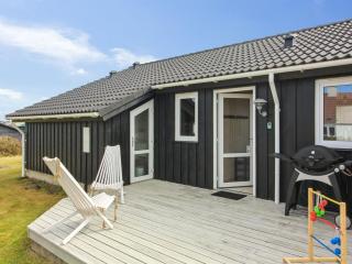 Holiday Home Eyvin - 100m from the sea by Interhome - 2