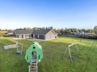 Holiday Home Berenika - 500m from the sea by Interhome - 5