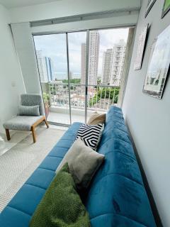 Beach Nearby Stunning Views Ultimate Comfort - 0