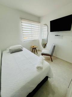 Beach Nearby Stunning Views Ultimate Comfort - 6