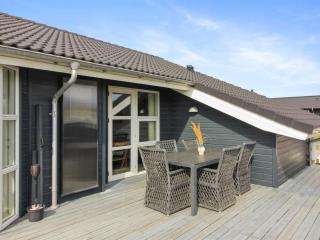 Holiday Home Anett - 400m from the sea by Interhome - 4