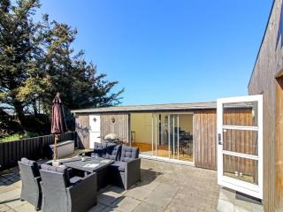 Holiday Home Daren - 600m from the sea by Interhome - 1