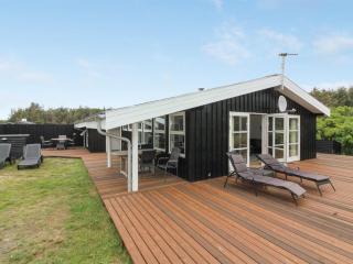 Holiday Home Nienke - 700m from the sea by Interhome - 6