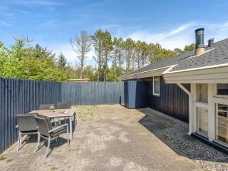 Holiday Home Sonke - 500m from the sea by Interhome - 3