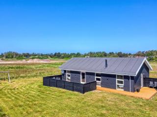 Holiday Home Elenore - 900m from the sea by Interhome - 2