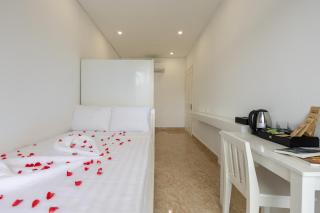 B&J Phu Quoc Hotel - 9
