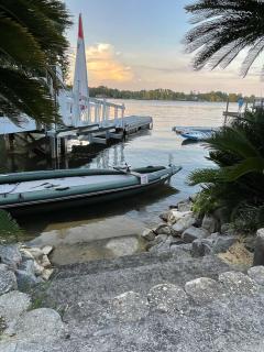 Palms in Paradise 2 Docks & Steps into Lake Murray - 1