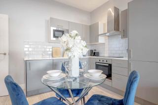 Spacious Family Apartment - 2