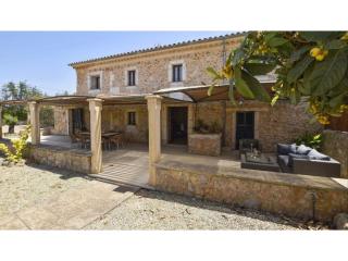 Poolside Garden Retreat in Búger - 3