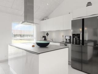 Holiday Home Dwerg - 1-5km from the sea by Interhome - 3