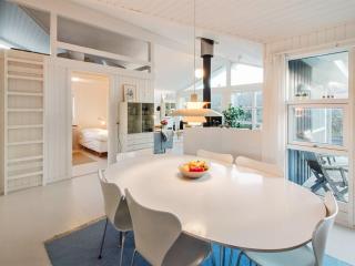 Holiday Home Fenneke - 50m from the sea by Interhome - 5