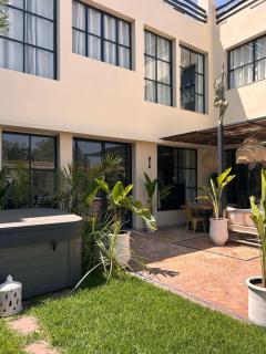 Charming Modern Villa with swimming pool - 0