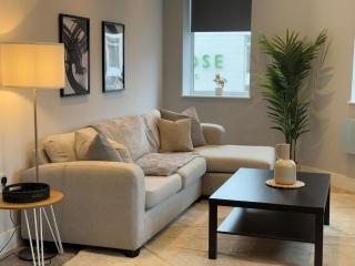 Spacious 1 Bed 1 Bath Apartment - 5