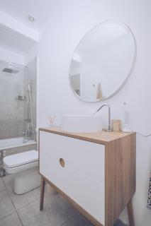 Lovely 1BR Apartment in King Street - 2