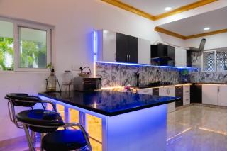 Mayns Executive room -blue - 7