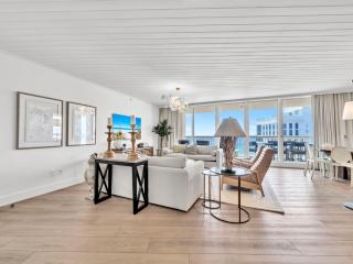 St Maarten 1008, beachfront, sleeps 9, resort access - 0